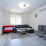 Curcic Lägenhet Knin