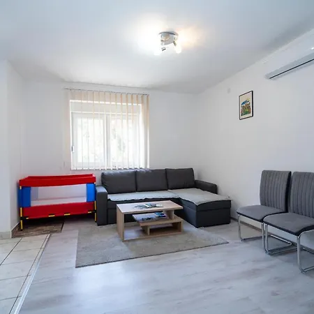 Curcic Apartment Knin